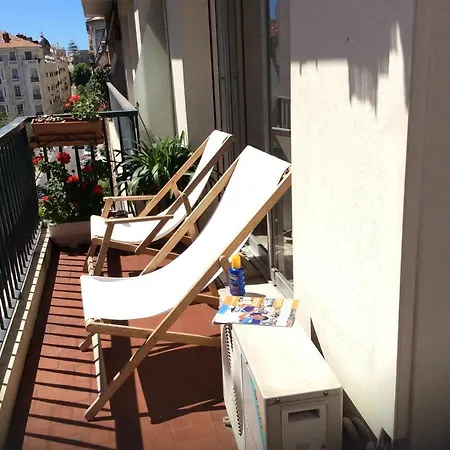 Place Mozart Nice